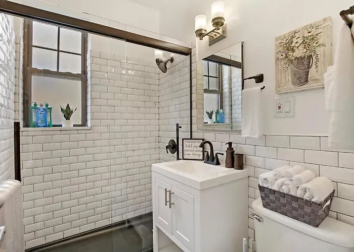 Apartment 2br Enticing In Near Restaurants - Belmont A2 A4 Rep